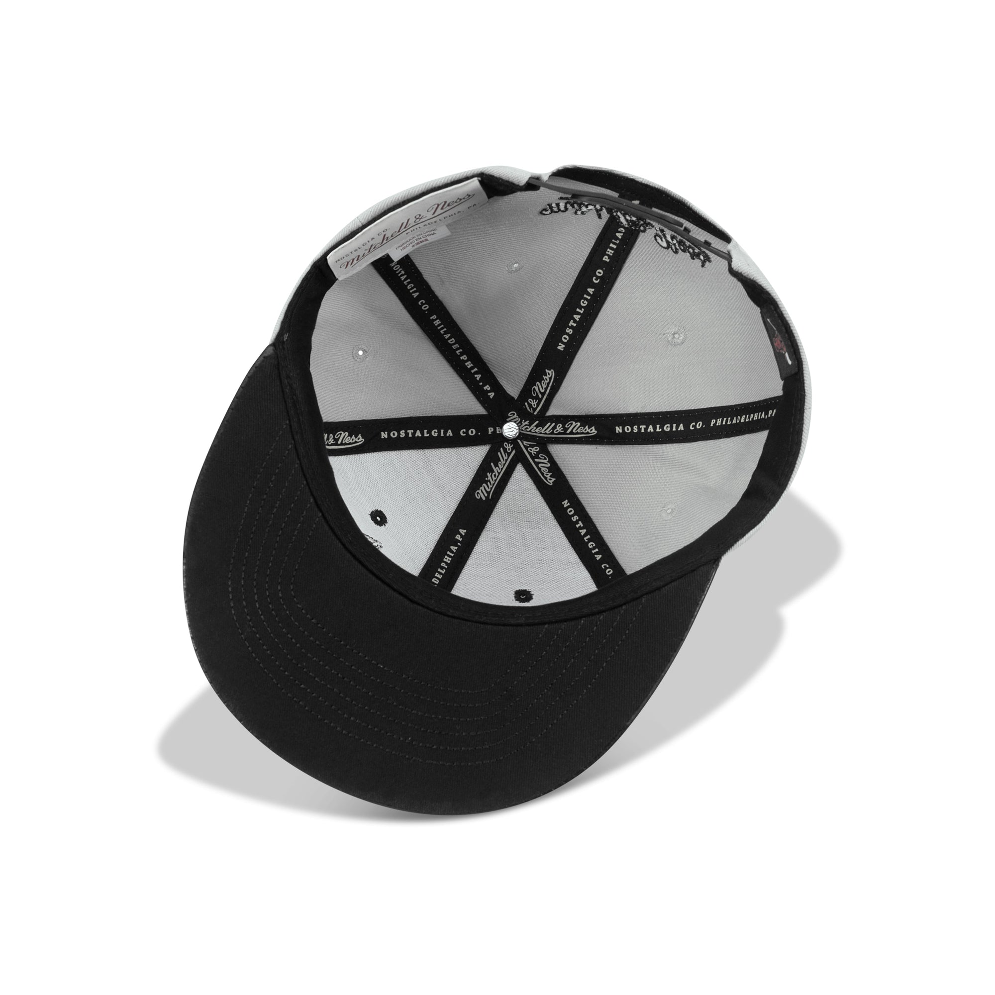 Mitchell & Ness Chicago Bulls NBA Day One Snapback Black Bottom "Black Grey"