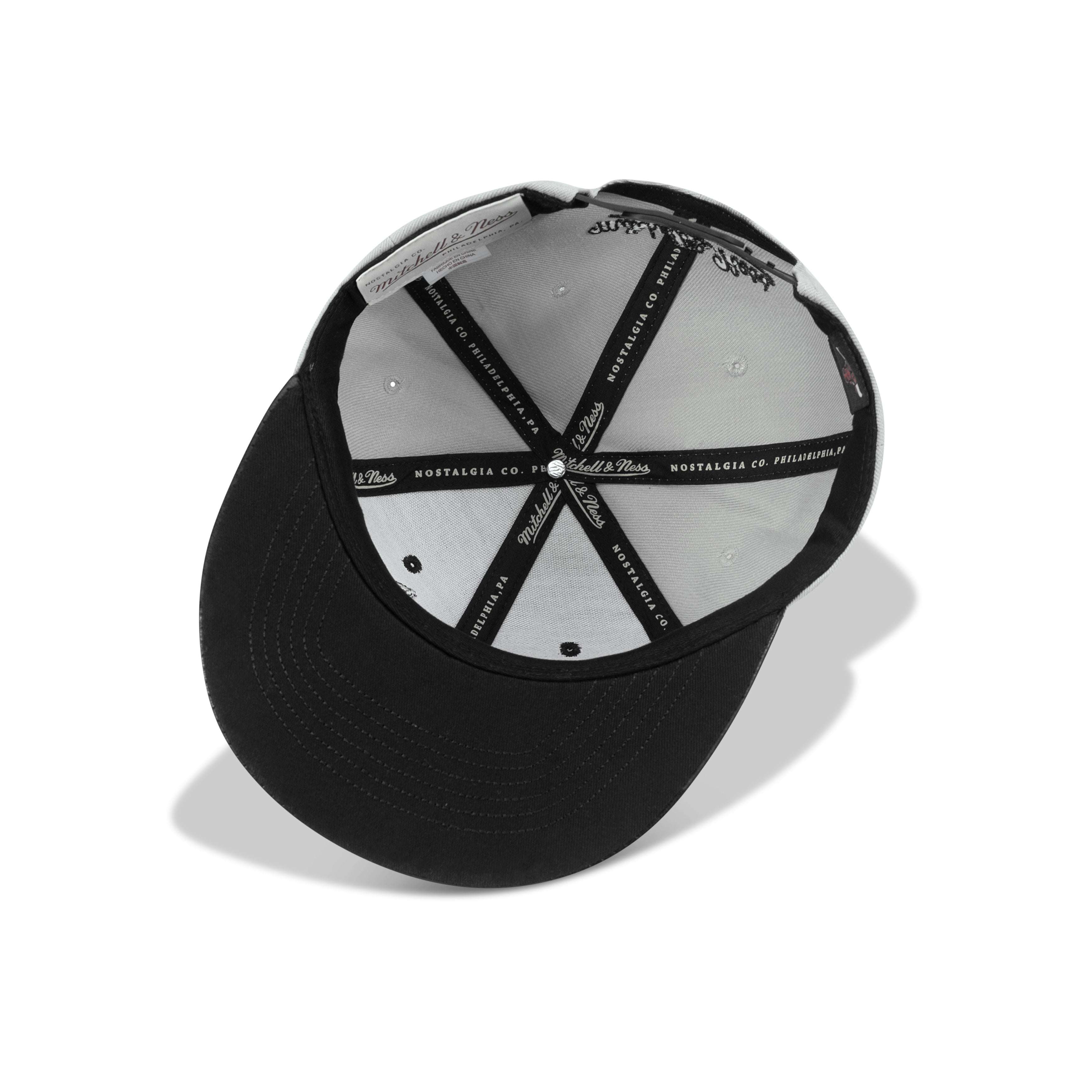 Mitchell & Ness Chicago Bulls NBA Day One Snapback Black Bottom "Black Grey"