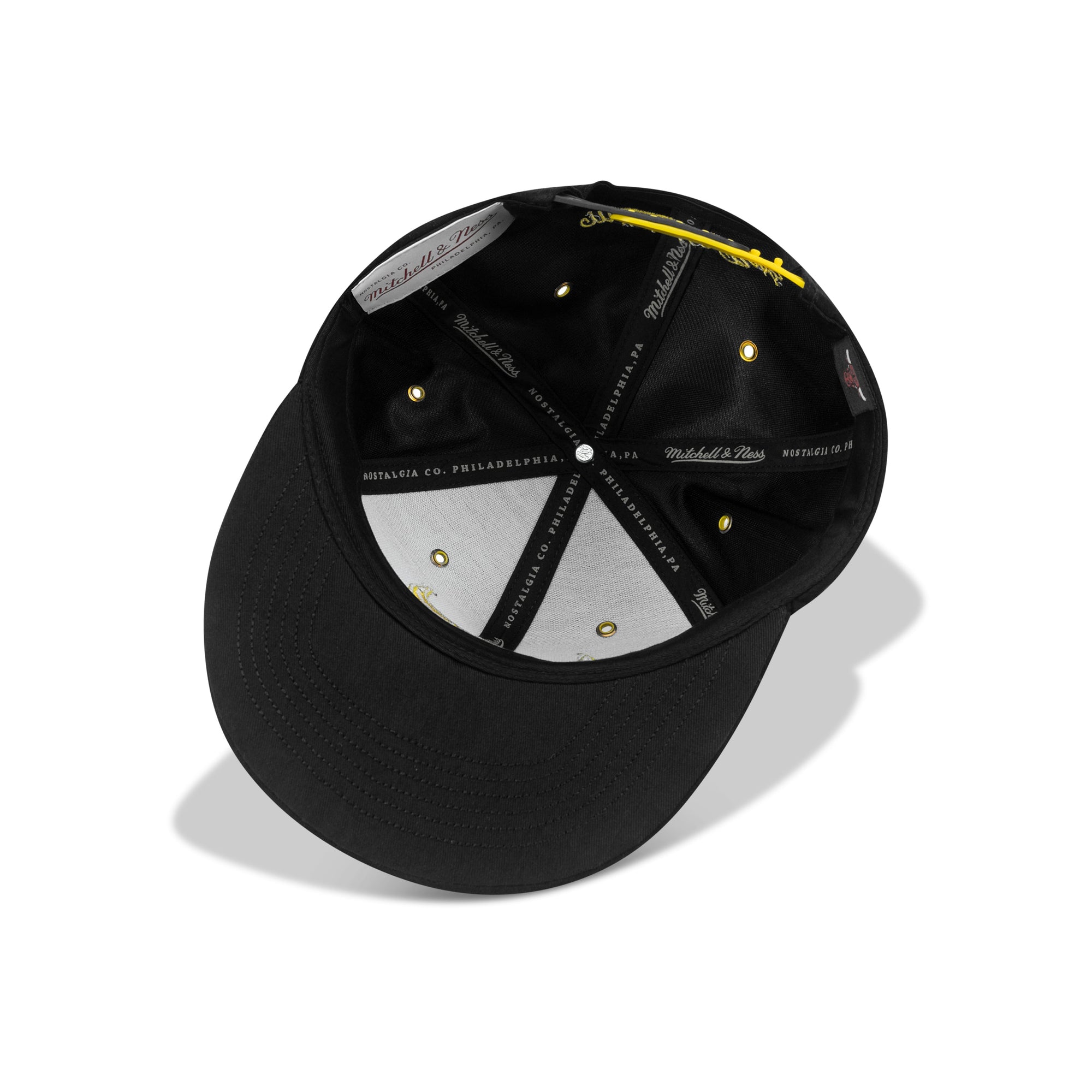 Mitchell & Ness Chicago Bulls NBA Day 4 Snapback Black Bottom "Black Yellow"