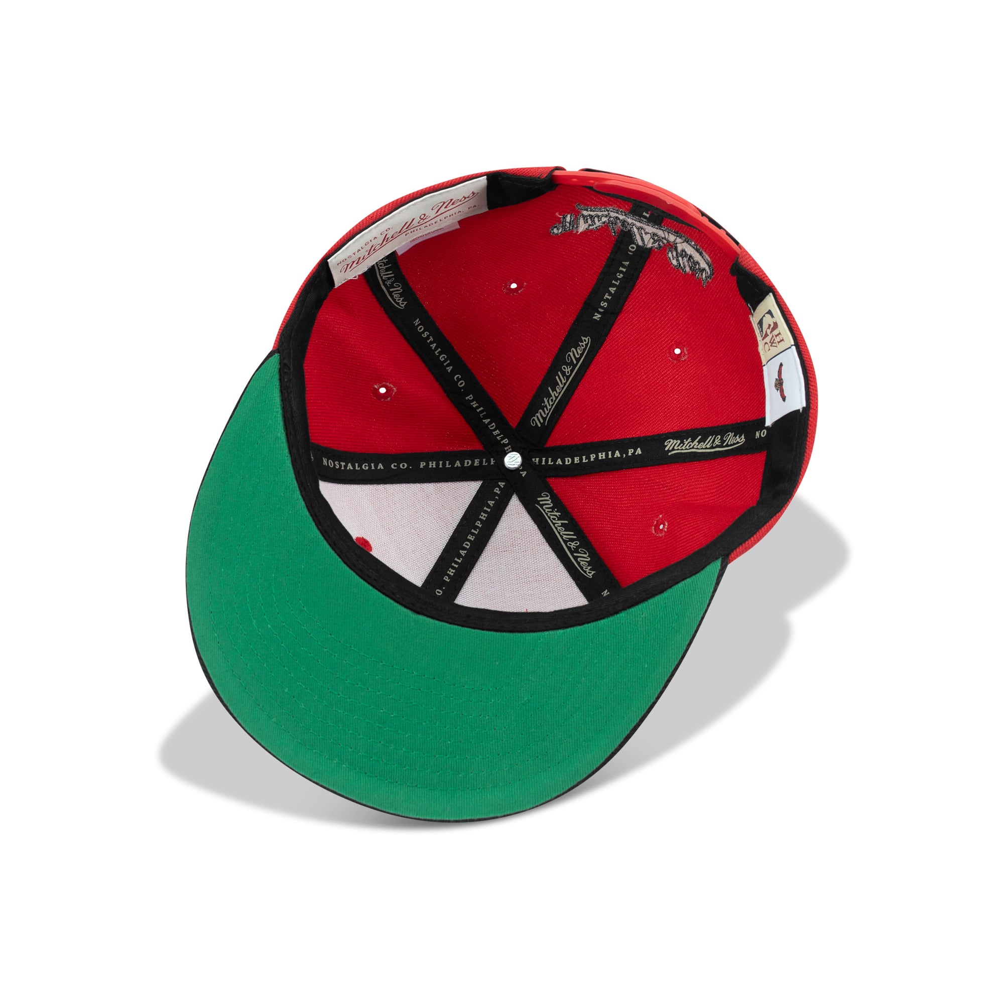 Mitchell & Ness NBA Atlanta Hawks Core Basic Green Bottom Snapback "Red Black"