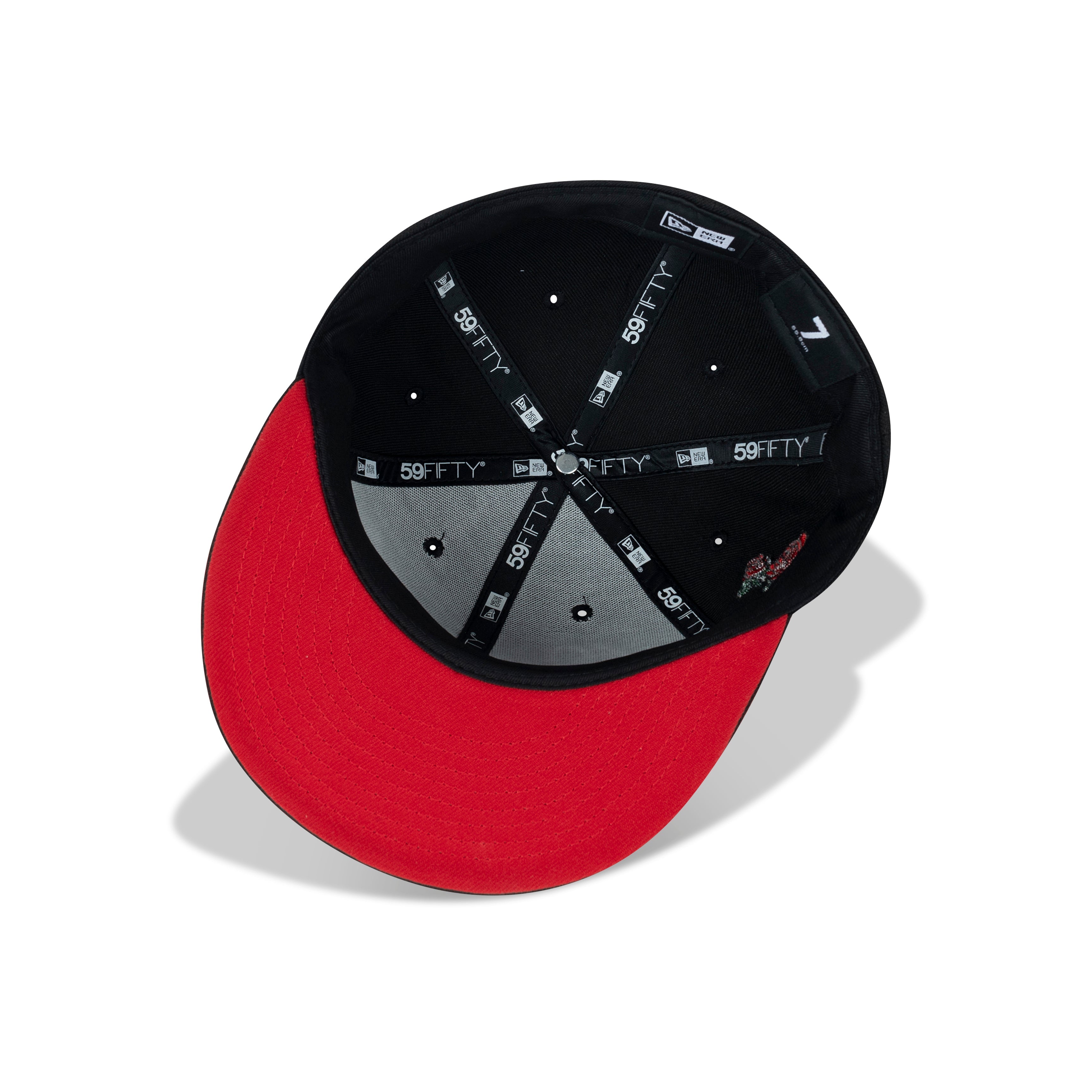 New Era Queens NY Fitted Red Bottom "Black Red White" (Rose Embroidery)