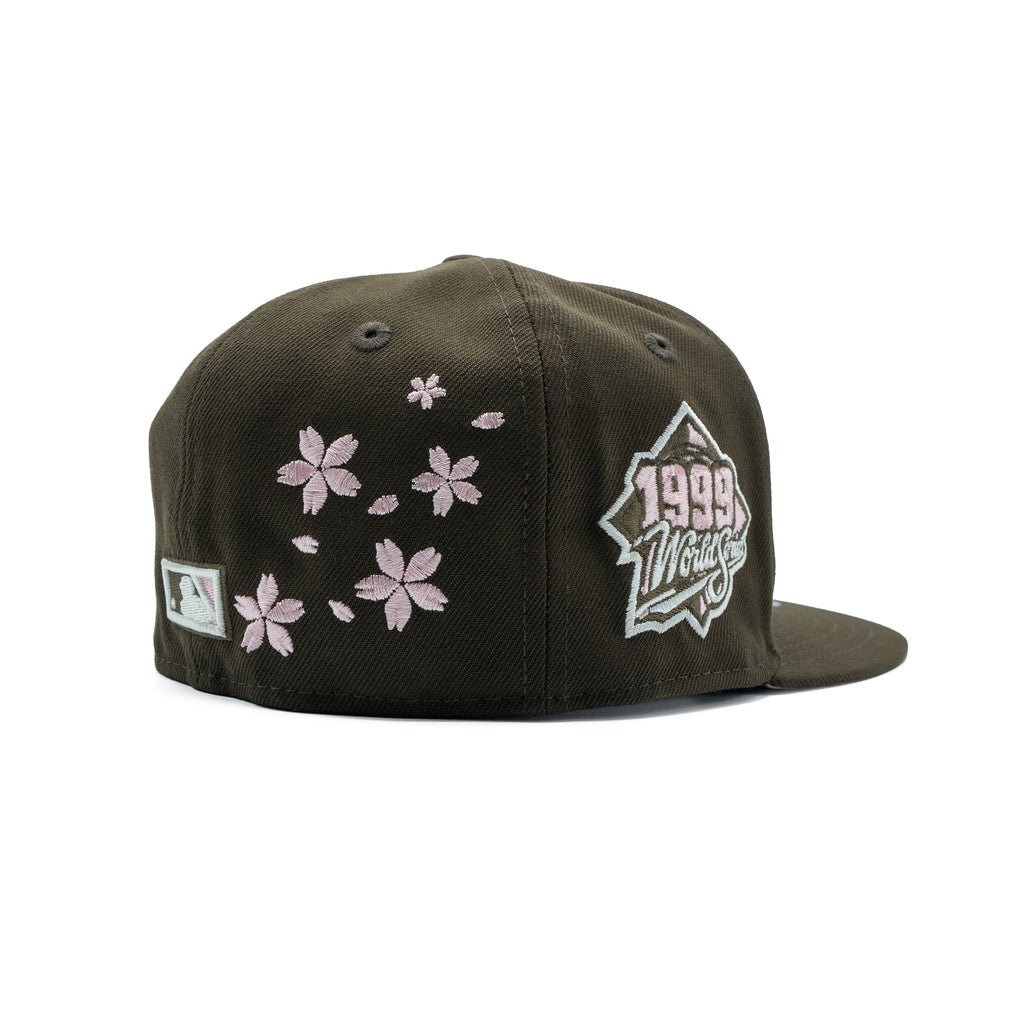 New Era New York Yankees Fitted Pink Bottom "Brown White Pink" (1999 World Series Embroidery)