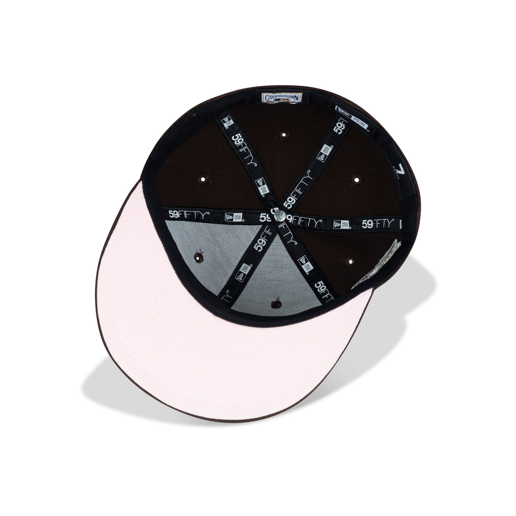 New Era New York Yankees Fitted Pink Bottom "Dark Brown Pink" (2000 World Series Embroidery)