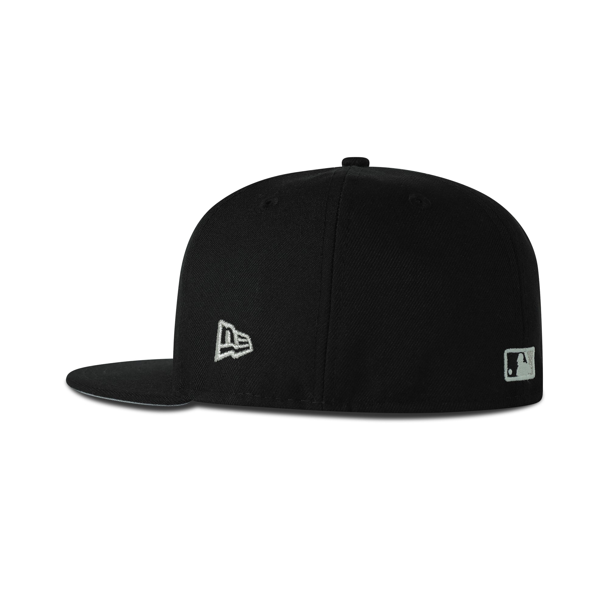 New Era New York Yankees Fitted Grey Bottom "Black Silver" (Statue of Liberty Embroidery)