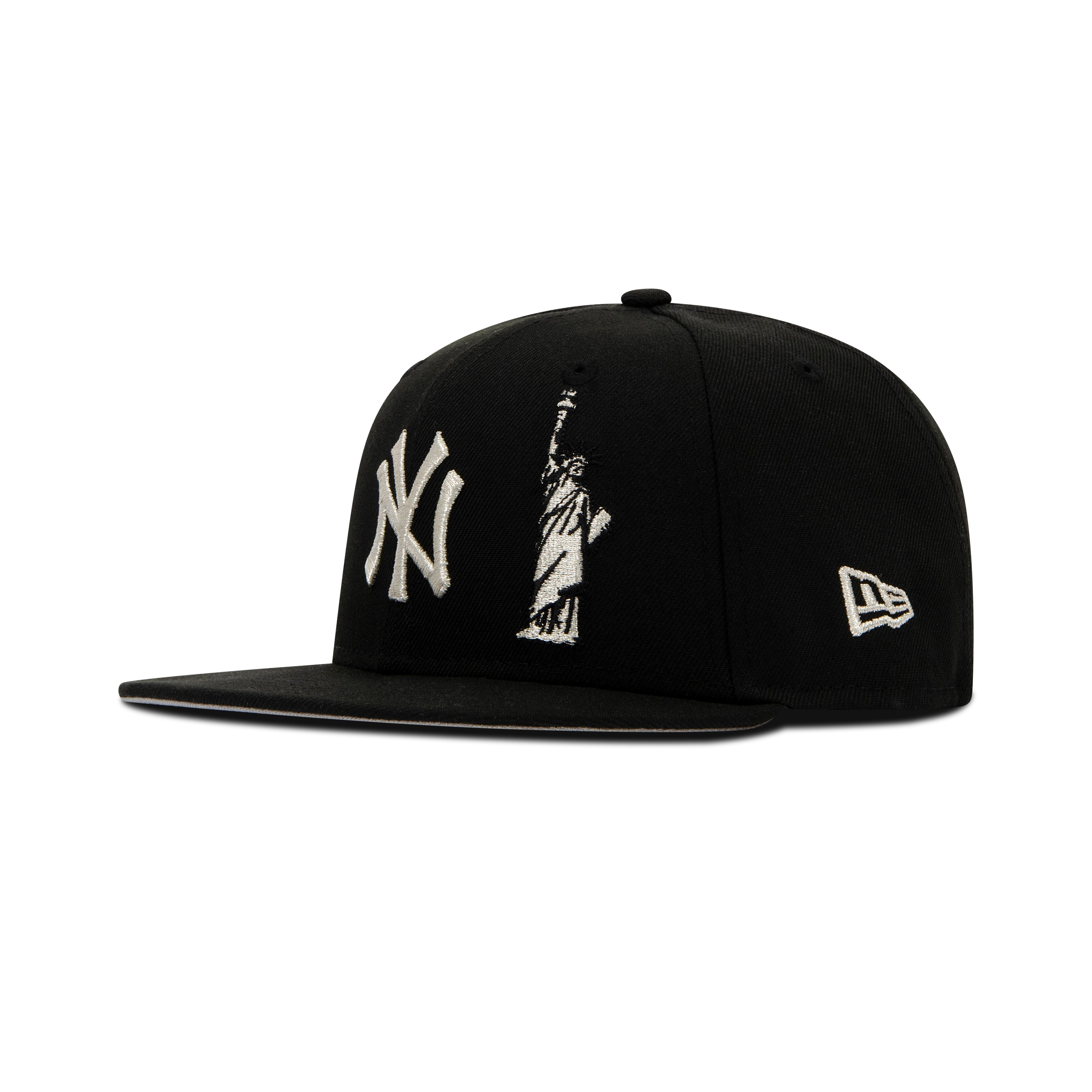 New Era New York Yankees Fitted Grey Bottom "Black Silver" (Statue of Liberty Embroidery)
