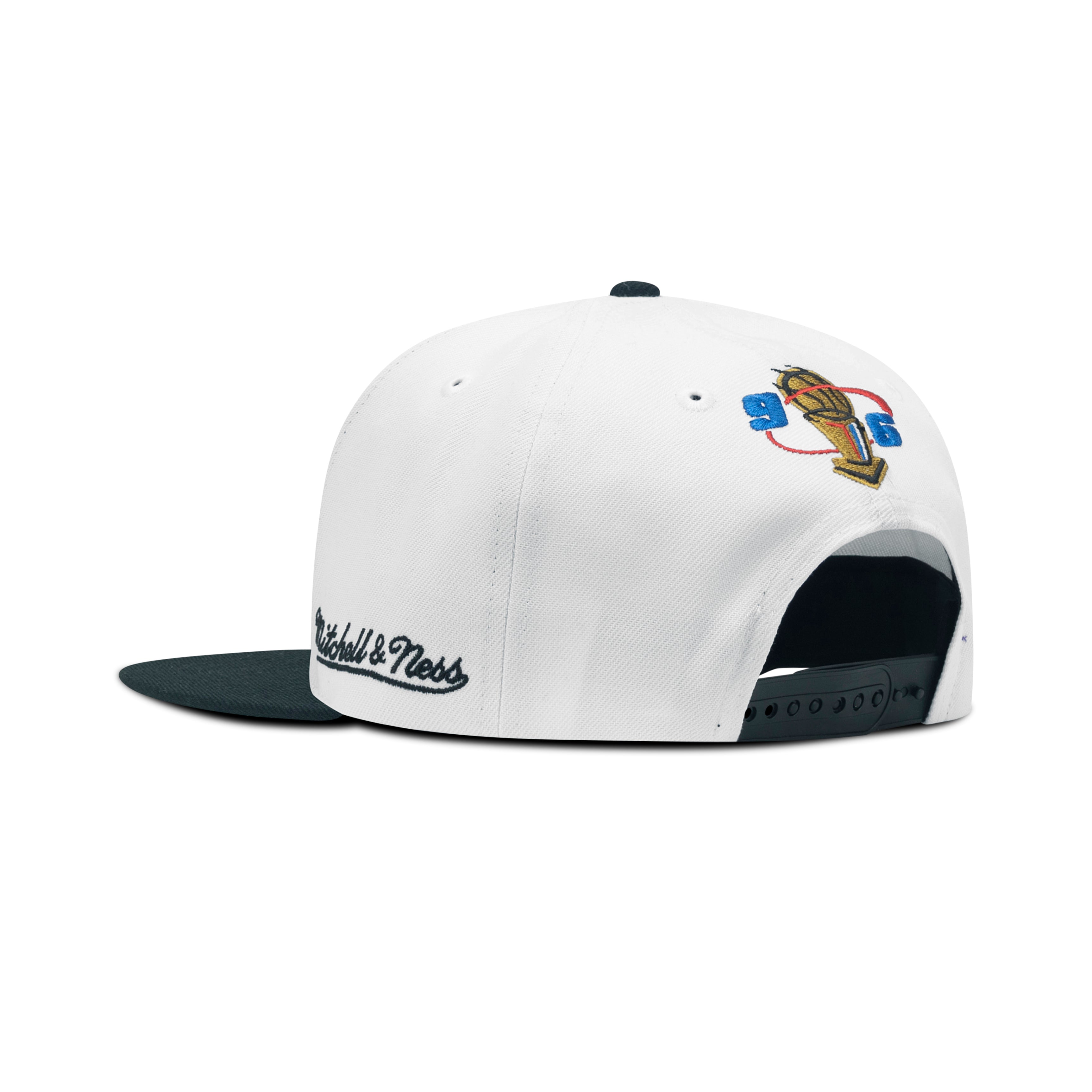 Mitchell & Ness NBA 96 Chicago Bulls Champions Wave 2T Snapback "White Black"