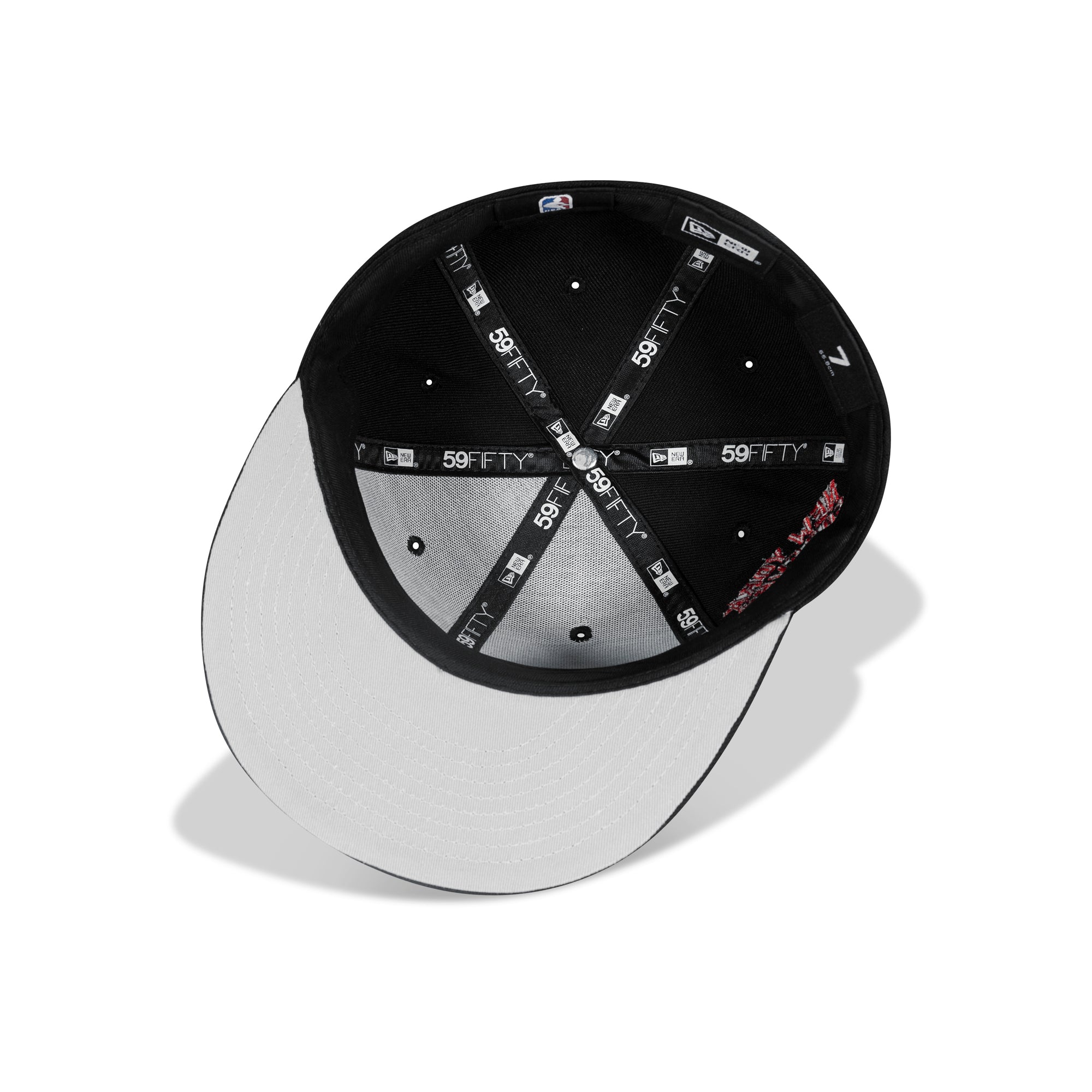 New Era New York Knicks Fitted Grey Bottom "Black Red Silver" (New York Forever Embroidery)