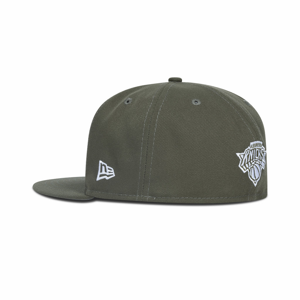 New Era New York Knicks Fitted Grey Bottom "Olive White" (1946 Established Embroidery)