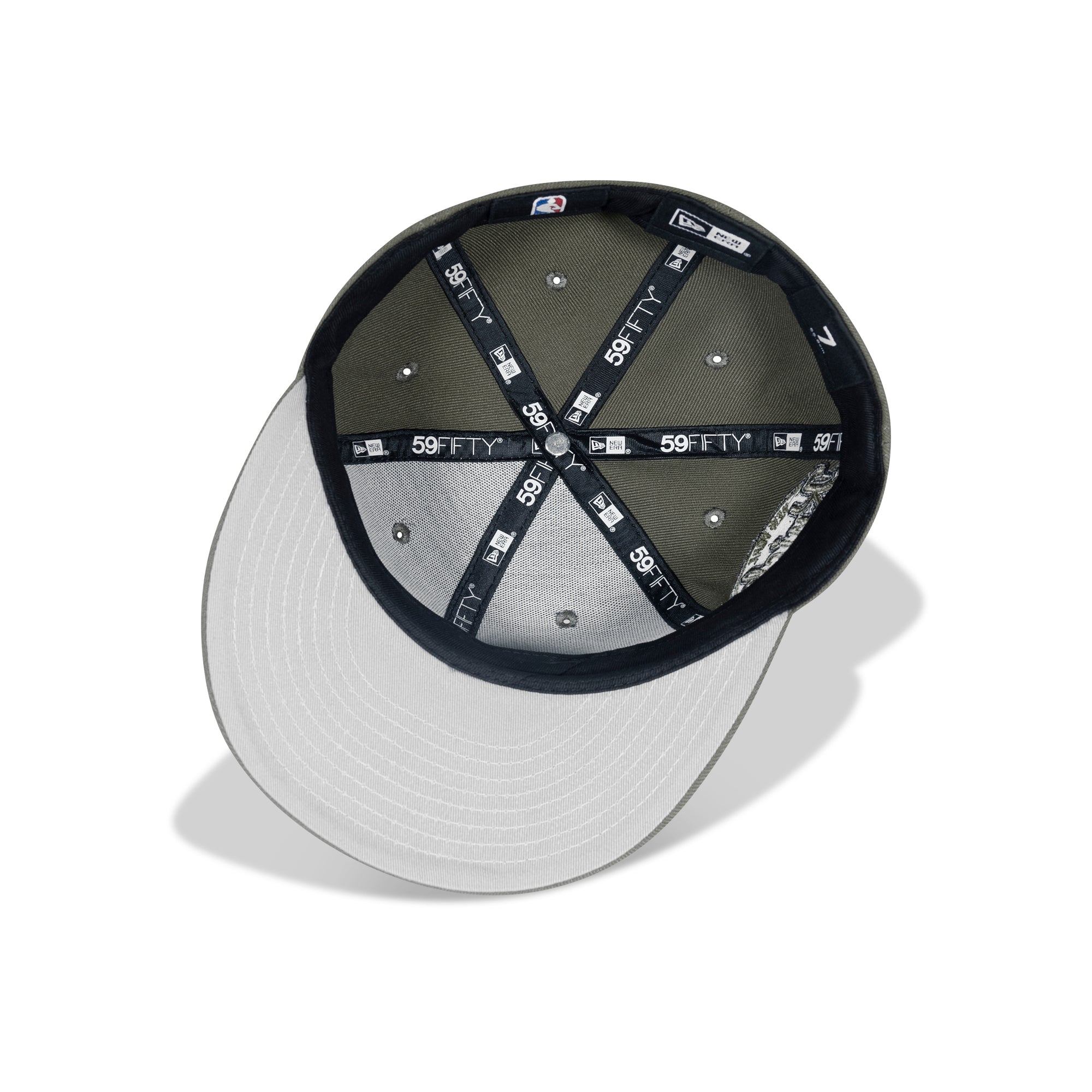 New Era New York Knicks Fitted Grey Bottom "Olive White" (1946 Established Embroidery)